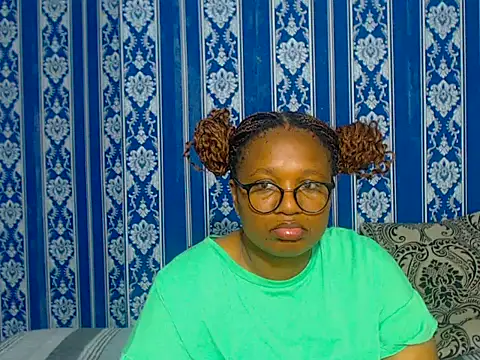 JUICEYLIPS333 online show from 14, 10, 2025