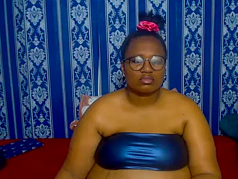 JUICEYLIPS333 online show from 9, 11, 2025