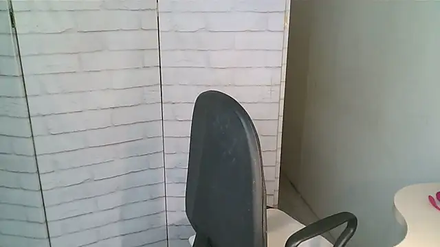 Snapshot of Helen_xi_ chatting on 16, 5, 2026 Helen xi online show from 16, 5, 2026