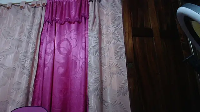 Snapshot of Lolitaa_ran chatting on 1, 10, 2025 Lolitaa ran online show from 1, 10, 2025