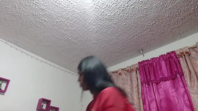 Snapshot of Lolitaa_ran chatting on 3, 10, 2025 Lolitaa ran online show from 3, 10, 2025