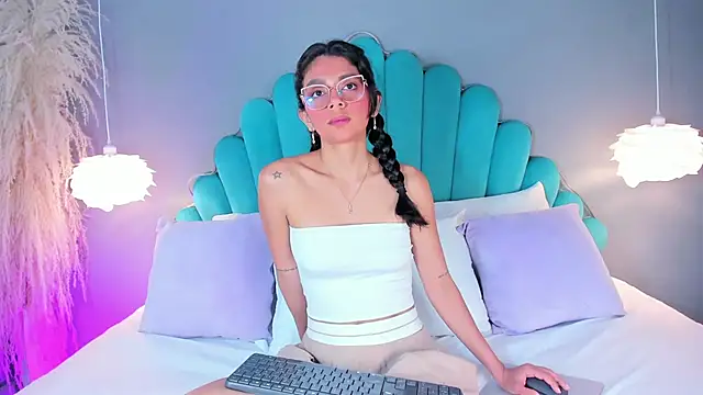 Snapshot of AlassiaHocthner chatting on 18, 9, 2025 AlassiaHocthner online show from 18, 9, 2025