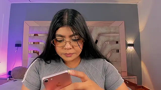 Snapshot of BellaBoobs_ chatting on 13, 10, 2025 BellaBoobs online show from 13, 10, 2025