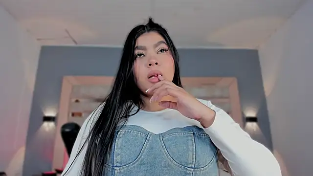 Snapshot of BellaBoobs_ chatting on 23, 11, 2025 BellaBoobs online show from 23, 11, 2025