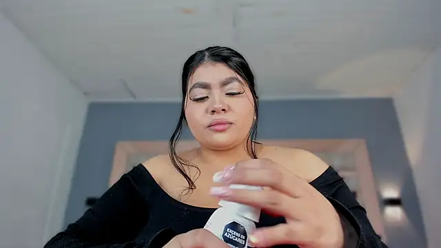 Snapshot of BellaBoobs_ chatting on 28, 11, 2025 BellaBoobs online show from 28, 11, 2025