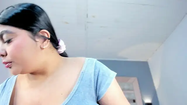 Snapshot of BellaBoobs_ chatting on 2, 12, 2025 BellaBoobs online show from 2, 12, 2025