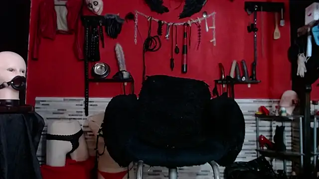 Snapshot of Miss_Mirandaa chatting on 12, 5, 2026 Miss Mirandaa online show from 12, 5, 2026