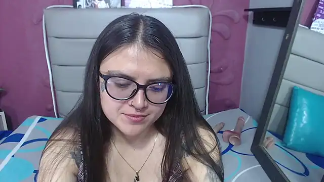 Cailing Zu online show from 22, 10, 2025