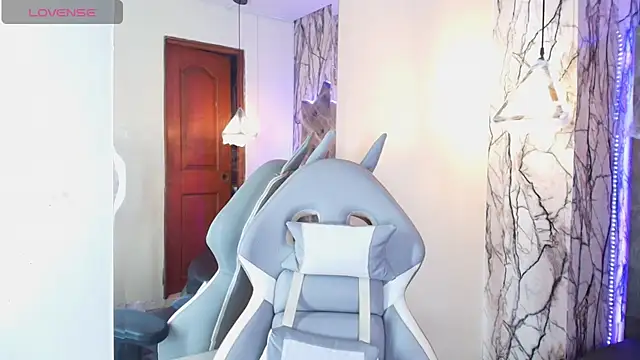 Zami Escobar of online show from 14, 10, 2025