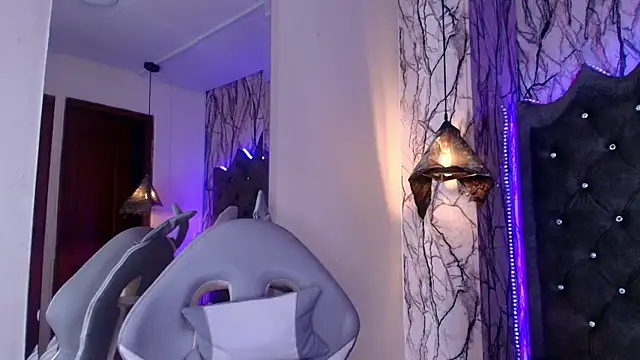 Zami Escobar of online show from 1, 4, 2026