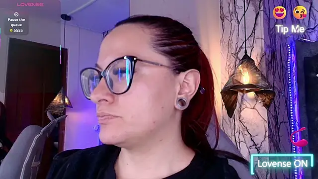 Zami Escobar of online show from 6, 4, 2026