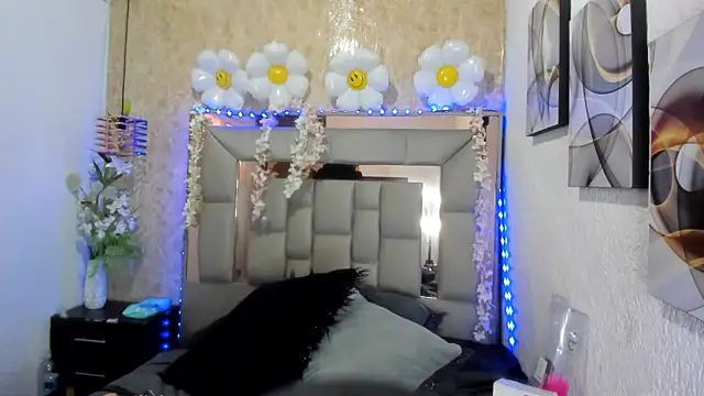 Candy Hott7 online show from 10, 10, 2025