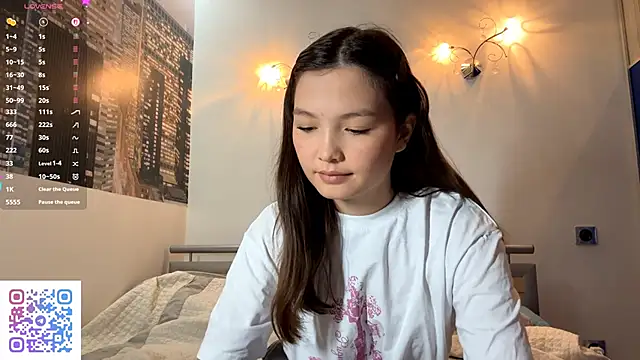 KiraVelvet online show from 19, 9, 2025