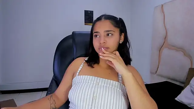 ScarletDoll online show from 11, 11, 2025