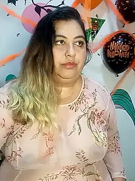 curvy diva  online show from 28, 10, 2025