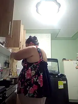 curvy diva  online show from 21, 11, 2025