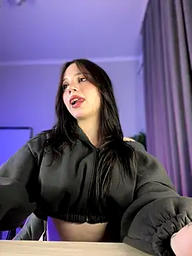 YourLittleDevil online show from 21, 9, 2025