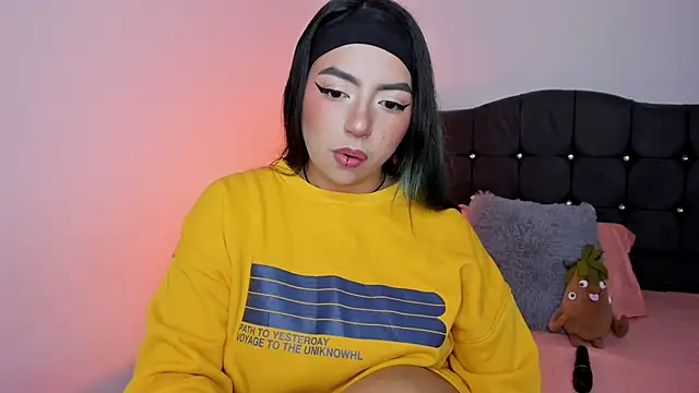 Snapshot of sammy_bunny1 chatting on 16, 11, 2025 sammy bunny1 online show from 16, 11, 2025