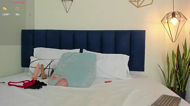 Snapshot of sophieturner_mg chatting on 6, 10, 2025 sophieturner mg online show from 6, 10, 2025