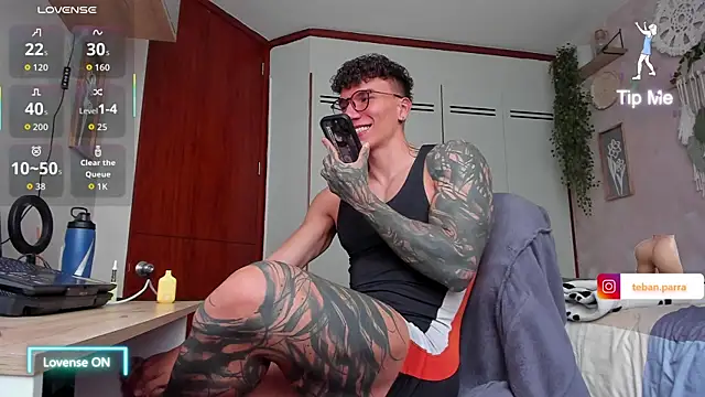 Snapshot of estebandi_do chatting on 8, 10, 2025 estebandi do online show from 8, 10, 2025