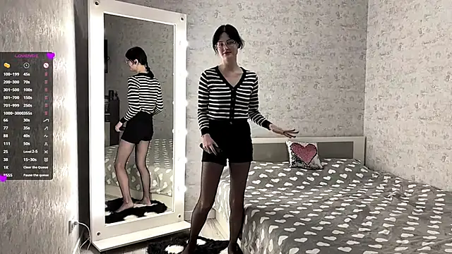 Snapshot of FakeLamb chatting on 7, 10, 2025 FakeLamb online show from 7, 10, 2025