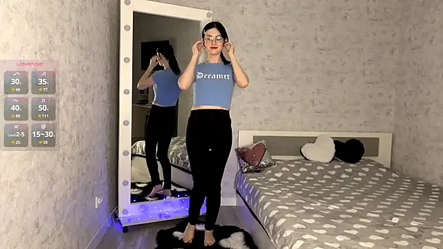 Snapshot of FakeLamb chatting on 5, 11, 2025 FakeLamb online show from 5, 11, 2025