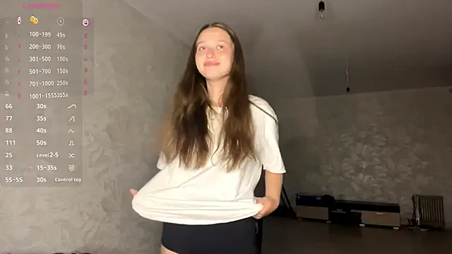 Snapshot of CharlynDini chatting on 12, 9, 2025 CharlynDini online show from 12, 9, 2025