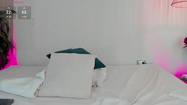 Cristalfoxy  online show from 6, 11, 2025