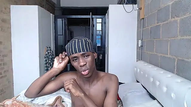 Snapshot of Vince_Favent chatting on 28, 9, 2025 Vince Favent online show from 28, 9, 2025