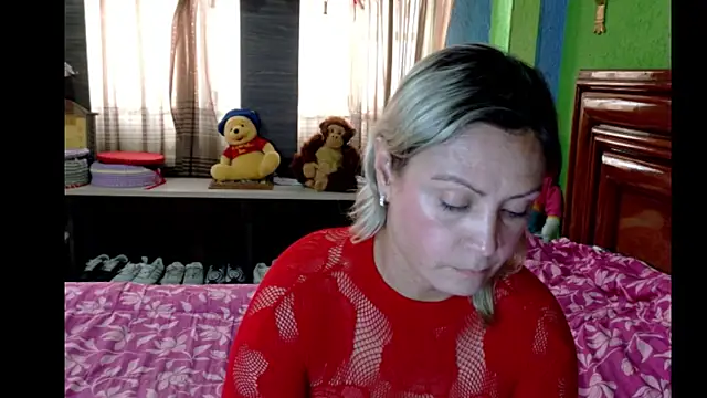 Snapshot of _Charlize_theron_ chatting on 21, 4, 2026 Charlize theron online show from 21, 4, 2026