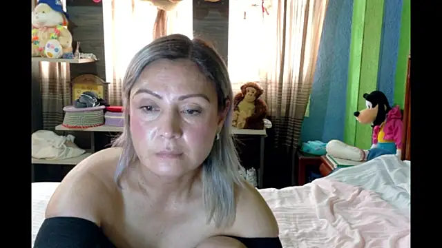 Snapshot of _Charlize_theron_ chatting on 8, 5, 2026 Charlize theron online show from 8, 5, 2026