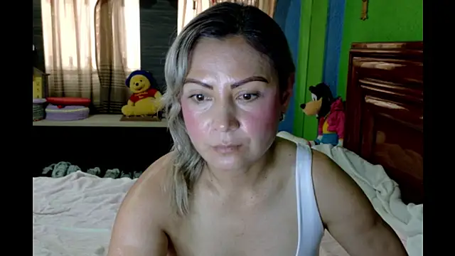 Snapshot of _Charlize_theron_ chatting on 24, 5, 2026 Charlize theron online show from 24, 5, 2026