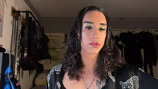 xoFrankie online show from 1, 12, 2025