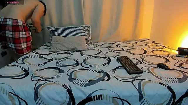 mrhot night online show from 7, 4, 2026