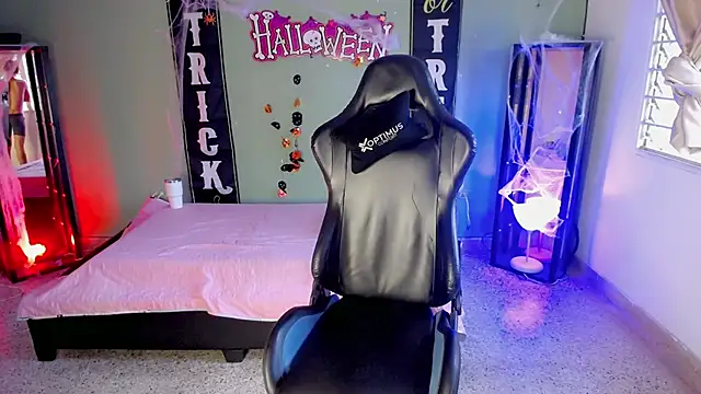 dilan hott  online show from 30, 10, 2025