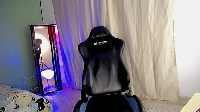 dilan hott  online show from 3, 11, 2025