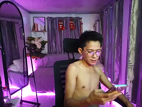 Snapshot of Skinny_CumLoader69 chatting on 15, 11, 2025 Skinny CumLoader69 online show from 15, 11, 2025