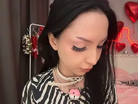 Snapshot of Lina_Thornton_ chatting on 28, 7, 2026 Lina Thornton online show from 28, 7, 2026