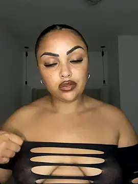 Snapshot of Scarlett-xox chatting on 8, 9, 2025 Scarlett-xox online show from 8, 9, 2025