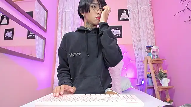 Liam evvan online show from 4, 2, 2026