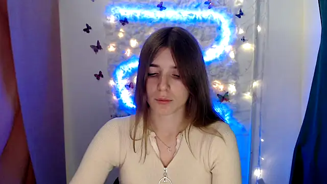 Snapshot of JuiceLips__ chatting on 15, 9, 2025 JuiceLips online show from 15, 9, 2025