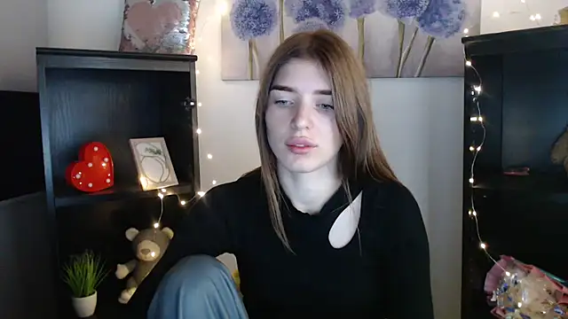 JuiceLips   online show from 24, 10, 2025