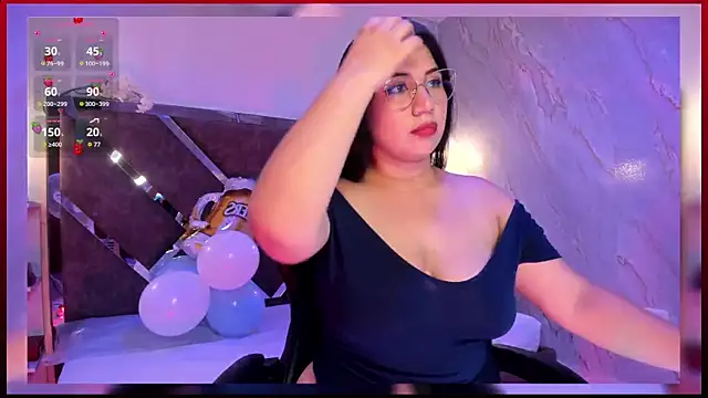 BBWCloe  online show from 4, 10, 2025