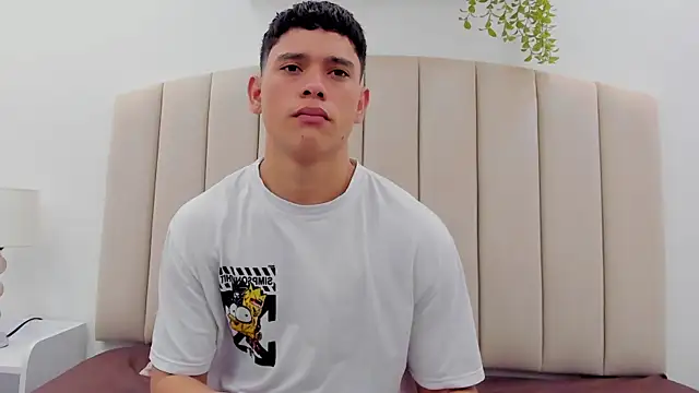 Snapshot of aron_twink66 chatting on 10, 9, 2025 aron twink66 online show from 10, 9, 2025