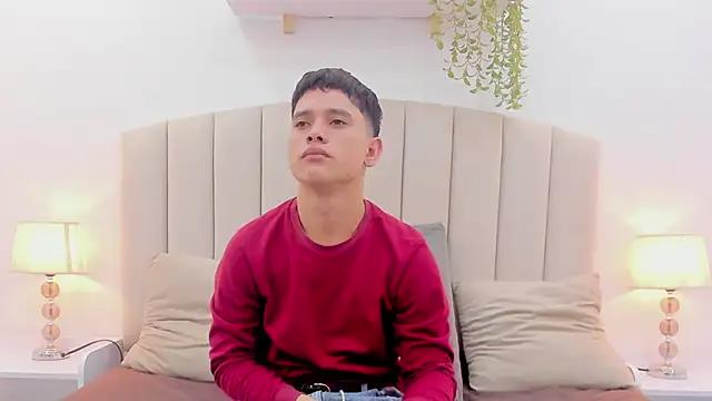 Snapshot of aron_twink66 chatting on 13, 9, 2025 aron twink66 online show from 13, 9, 2025