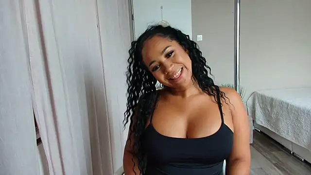 Snapshot of mialuna- chatting on 22, 9, 2025 mialuna- online show from 22, 9, 2025