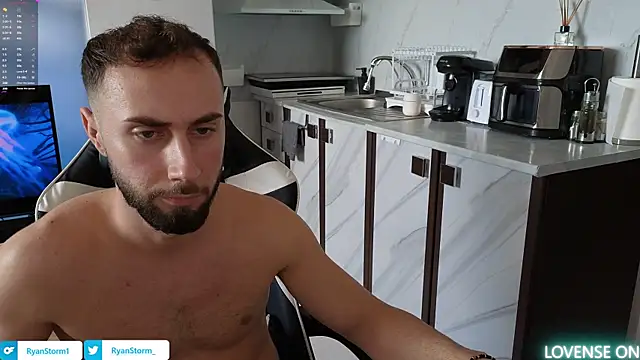 Snapshot of RyanStorm_ chatting on 30, 10, 2025 RyanStorm online show from 30, 10, 2025