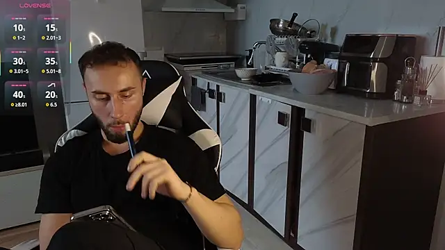 Snapshot of RyanStorm_ chatting on 7, 11, 2025 RyanStorm online show from 7, 11, 2025