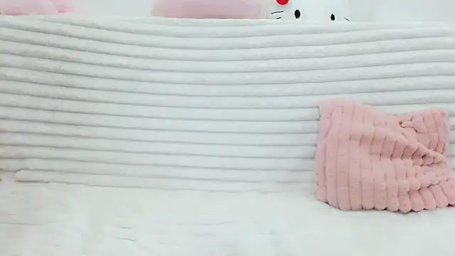 Snapshot of Emmahahaha17 chatting on 5, 2, 2026 Emmahahaha17 online show from 5, 2, 2026