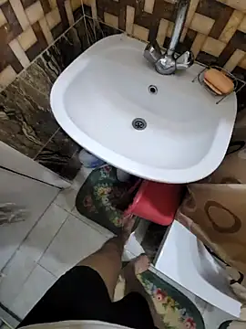 Snapshot of WelloffUpthrow chatting on 17, 2, 2026 WelloffUpthrow online show from 17, 2, 2026